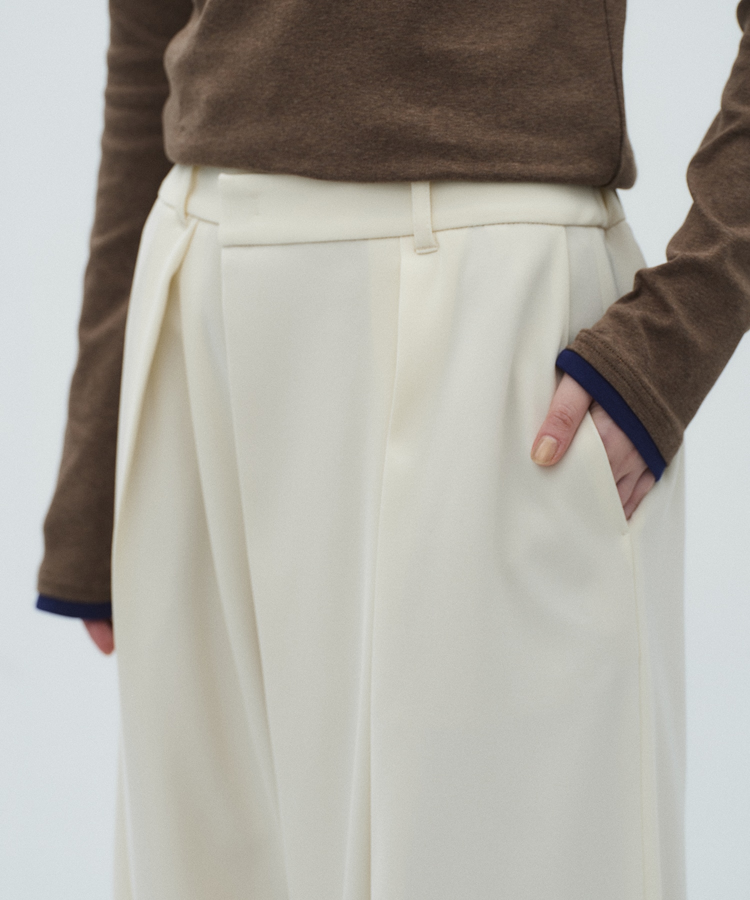 【残り僅か】シルキーツイルアシメタックパンツ