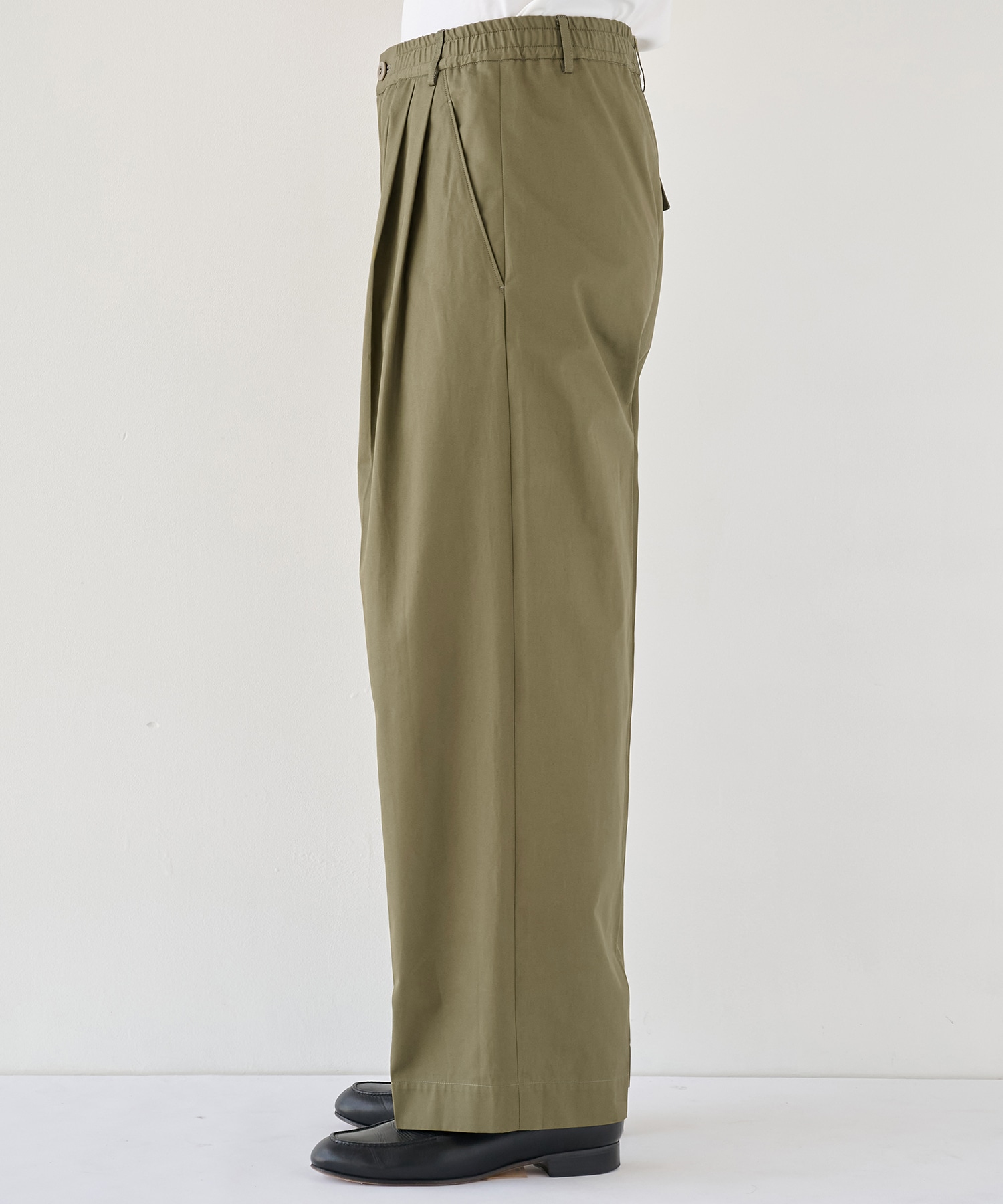 SUMMER LIGHT BARREL CHINOS