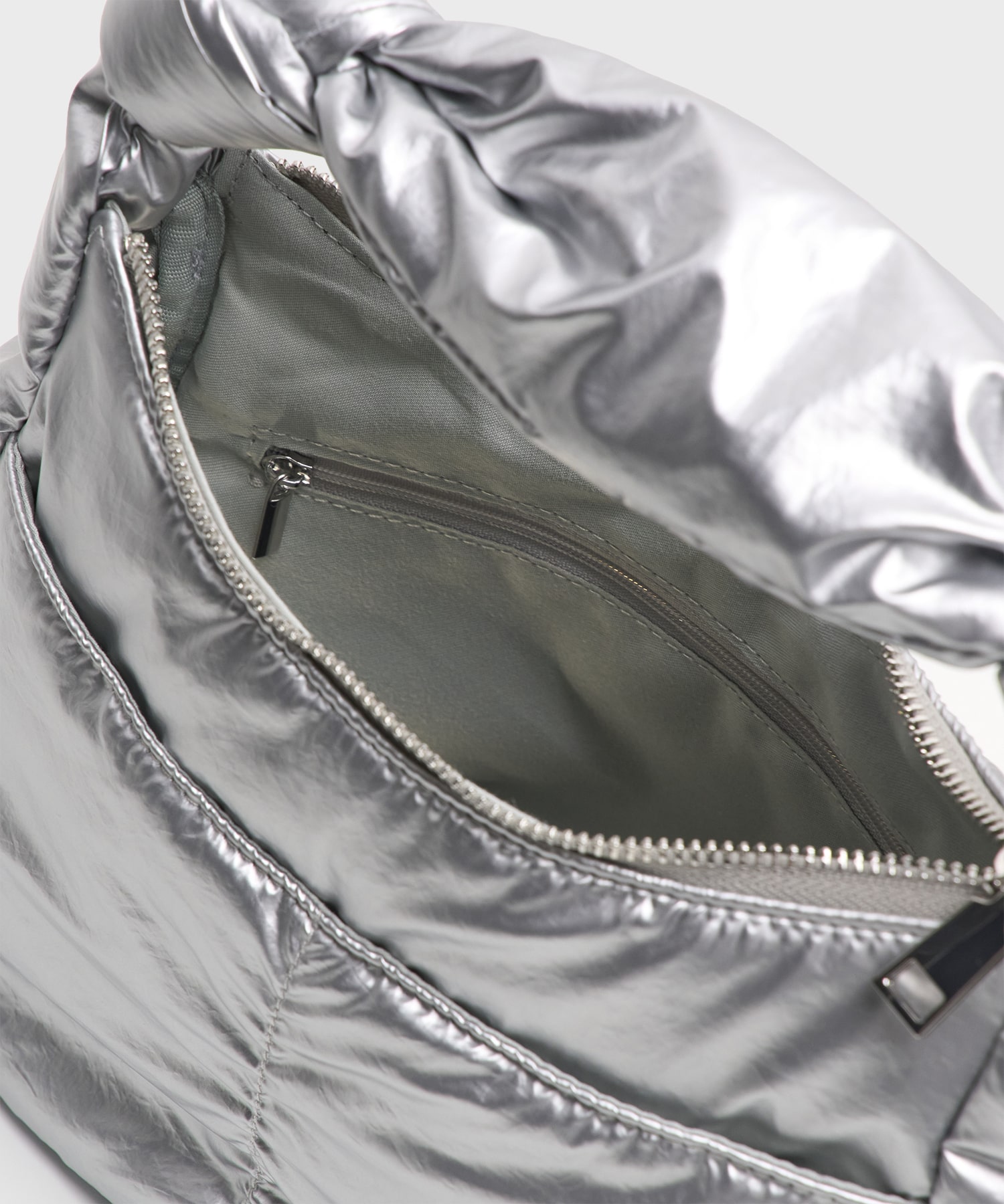 キルティングハンドBAG