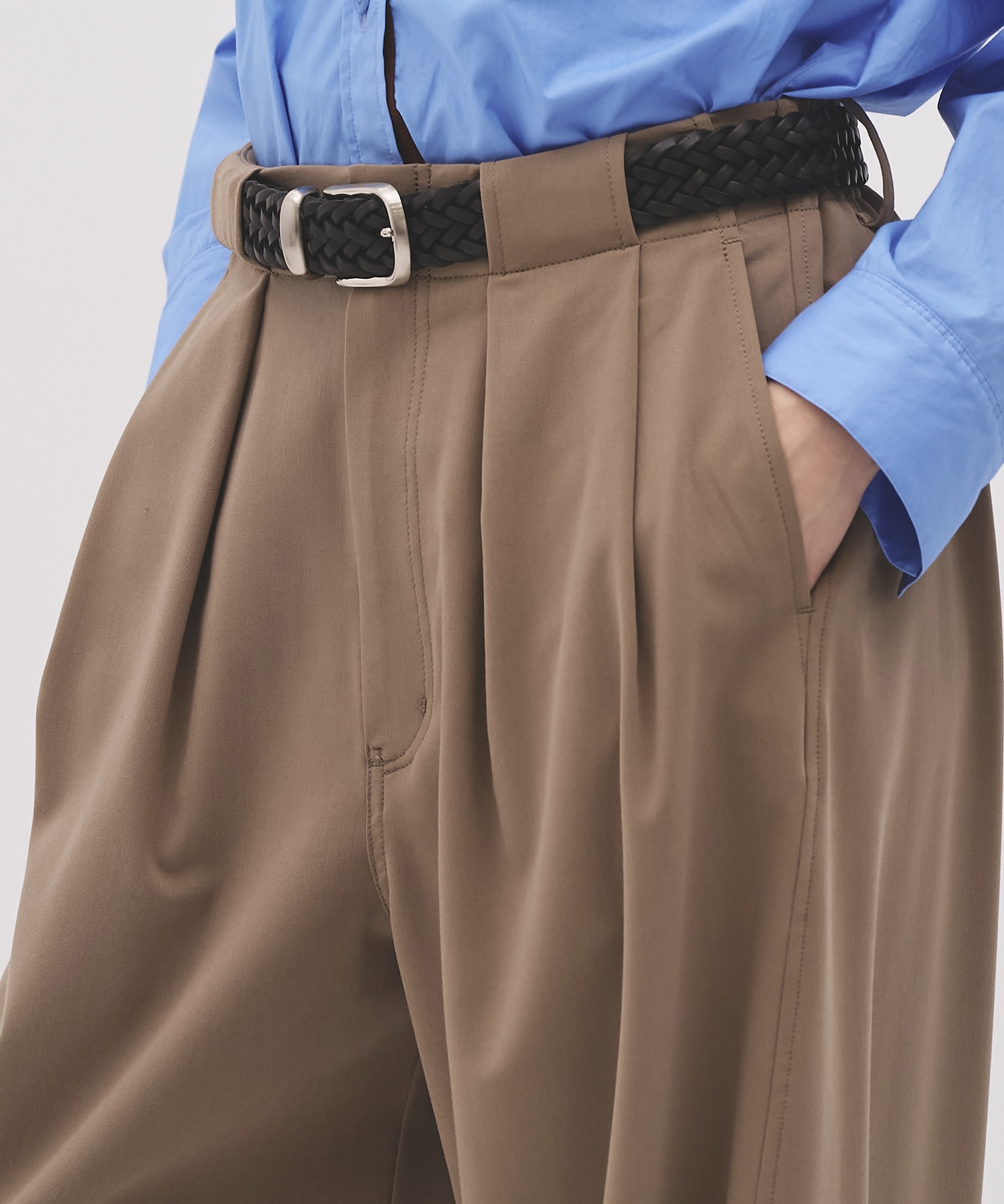 タッキングカーブワイドパンツ